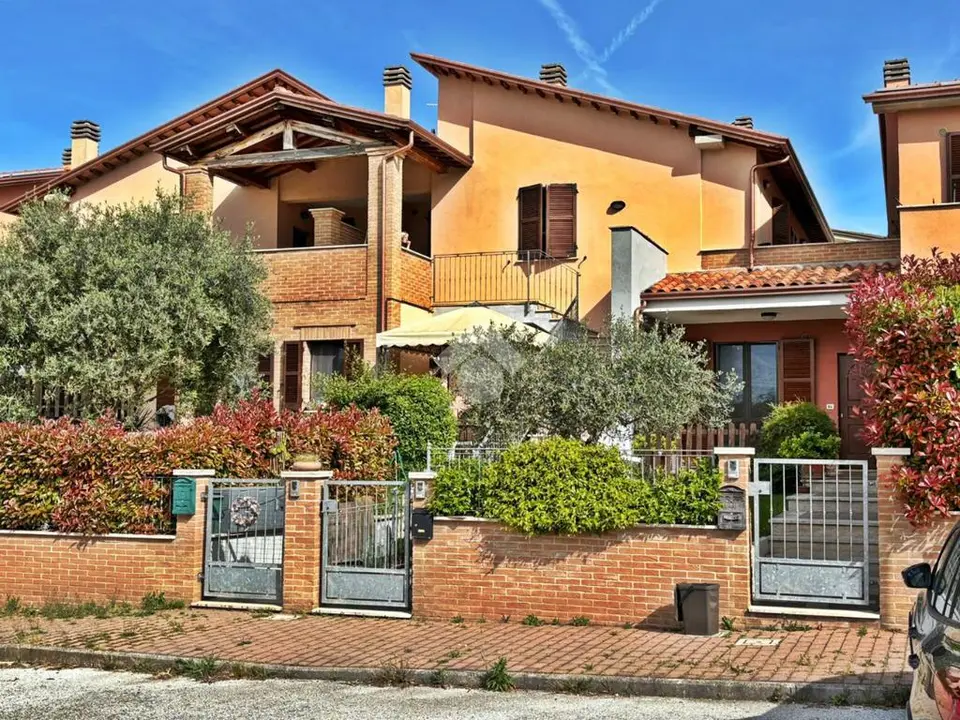 Quadrilocale in vendita a Gualdo Tadino