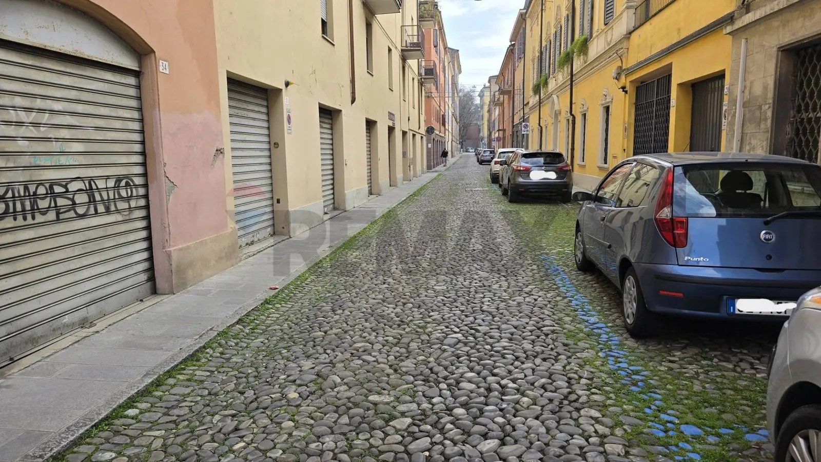 Negozio in Vendita a Modena
