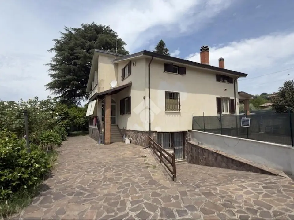 Porzione di bifamiliare in vendita a Rocca Priora