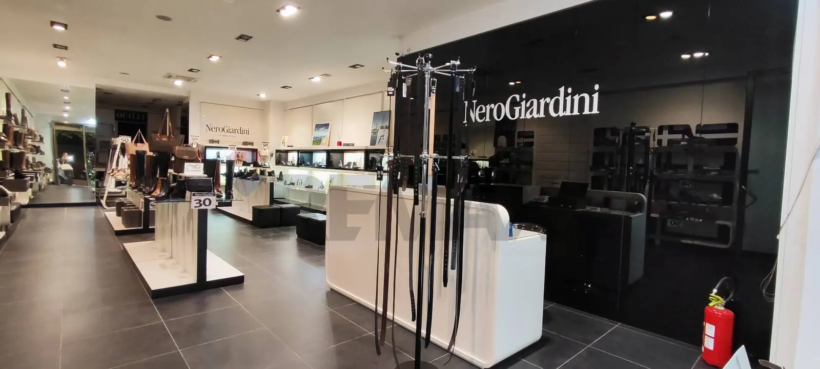 Negozio in Affitto a Caltagirone