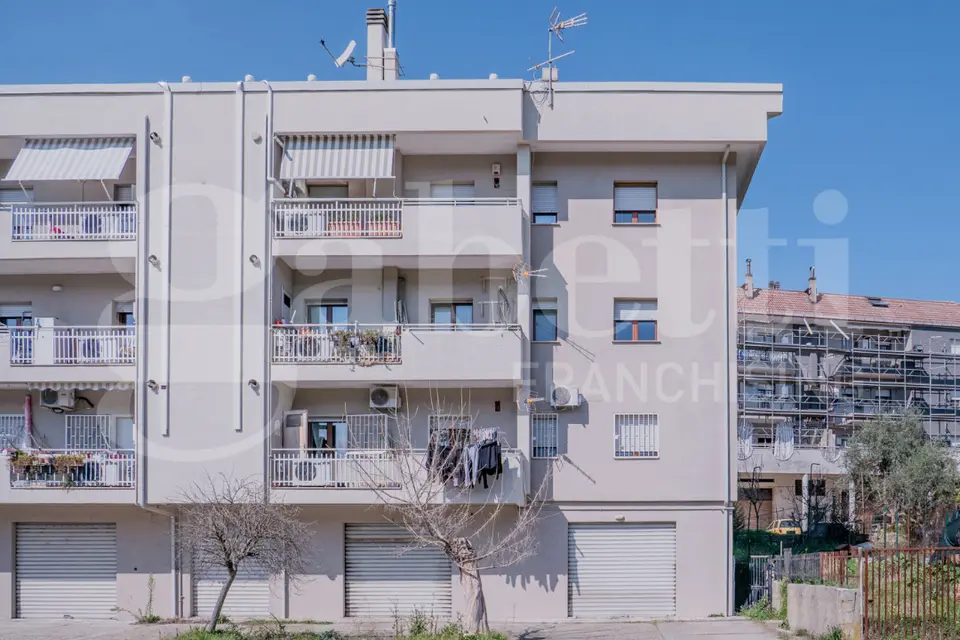 Appartamento in Via Milano 17, Castrolibero (CS) 257 m², 8 locali, 3 bagni