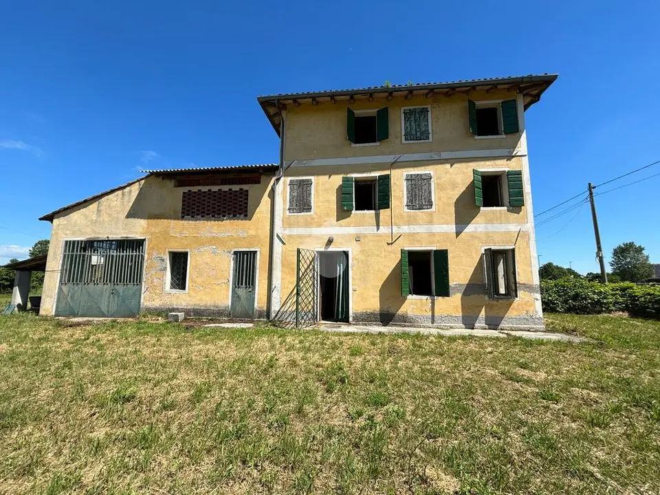 Rustico in vendita a Loreggia