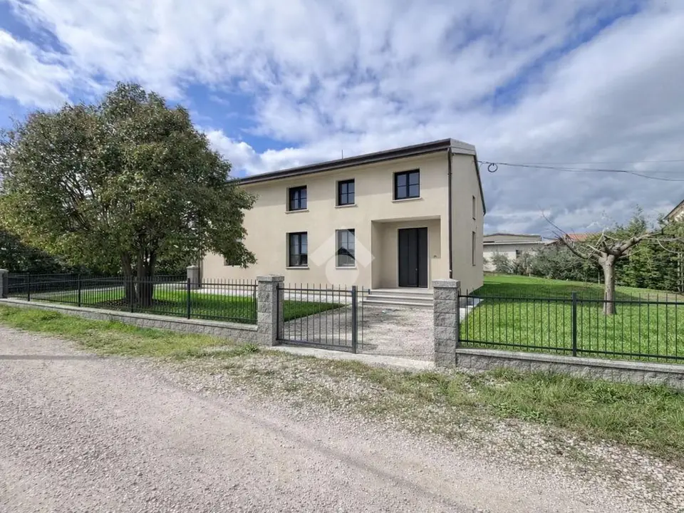 Casa indipendente in vendita a Assisi