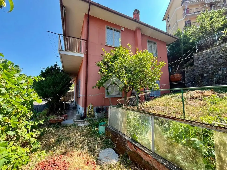 Bifamiliare in vendita a Cogorno