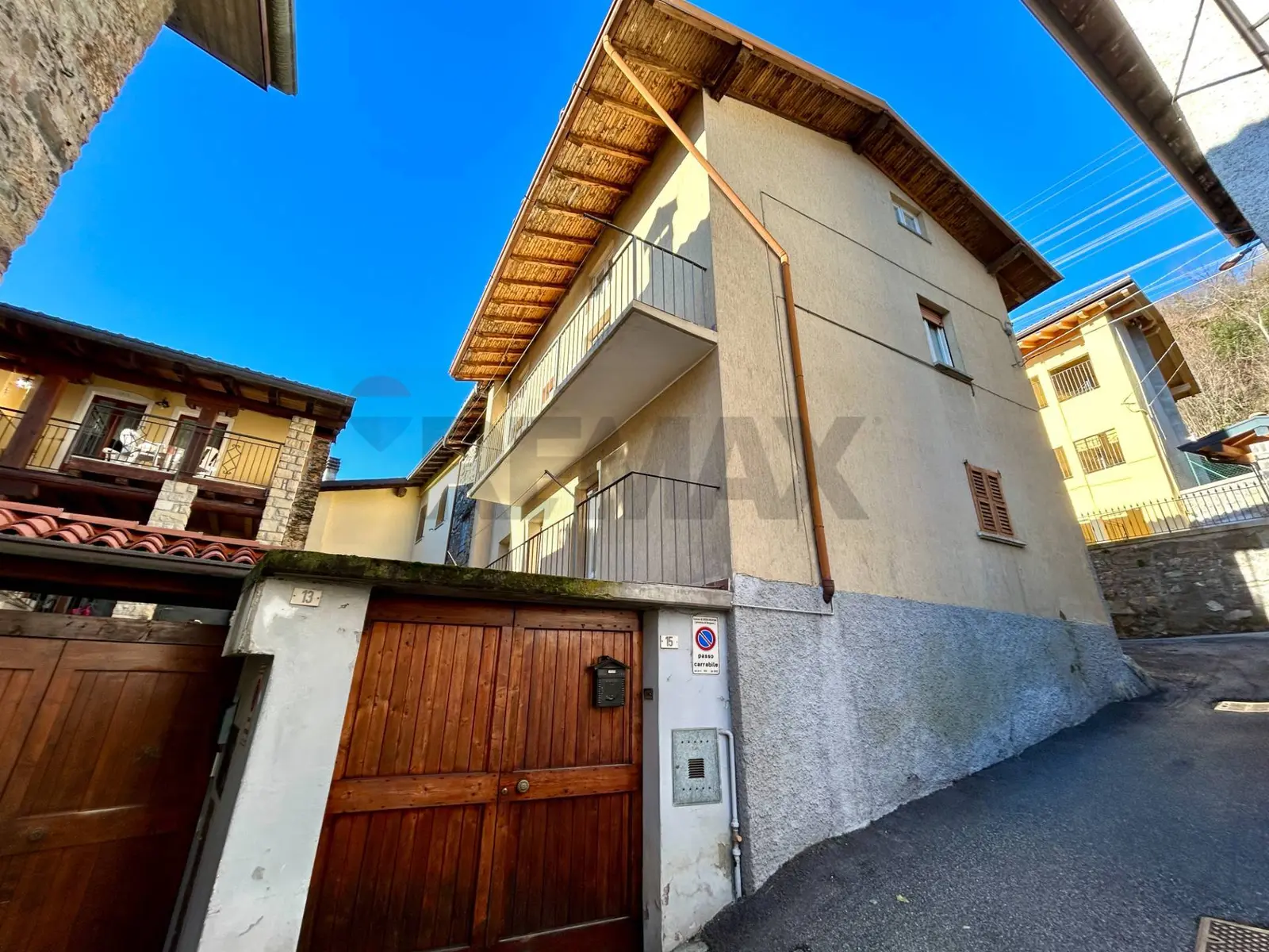 Casa Indipendente in Vendita a Costa Volpino