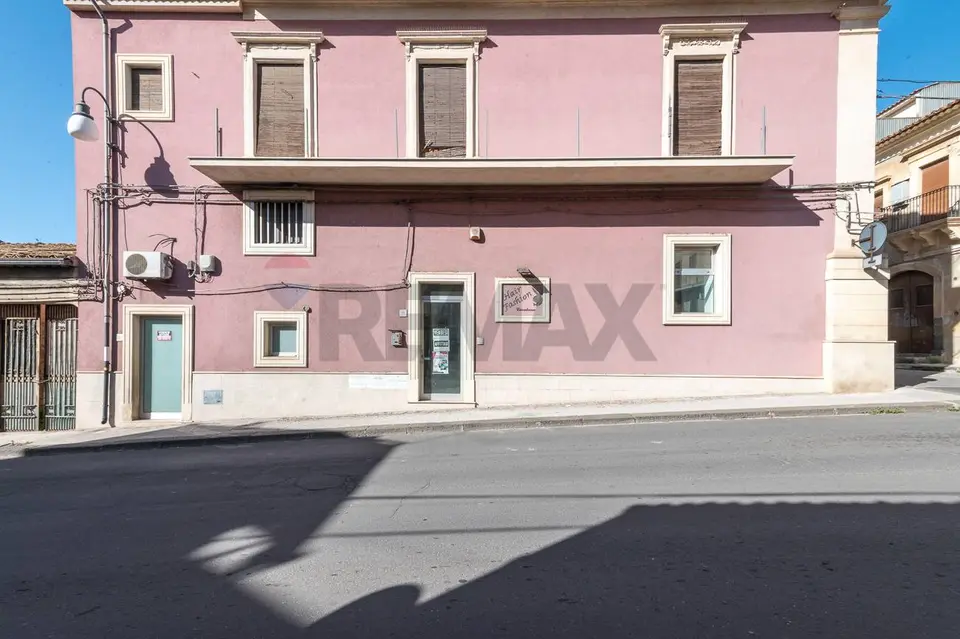 Locale Commerciale in Affitto a Grammichele