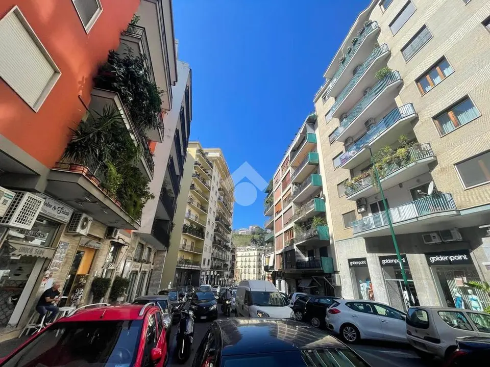 5 locali in vendita a Napoli