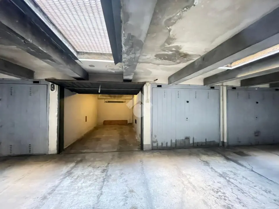 Box / posti auto in affitto a Milano