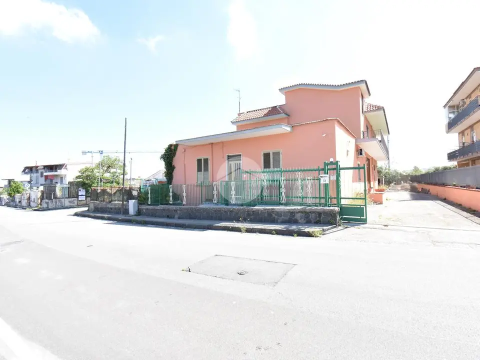 5 locali in affitto a Pollena Trocchia