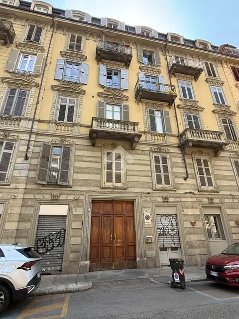 Quadrilocale in vendita a Torino