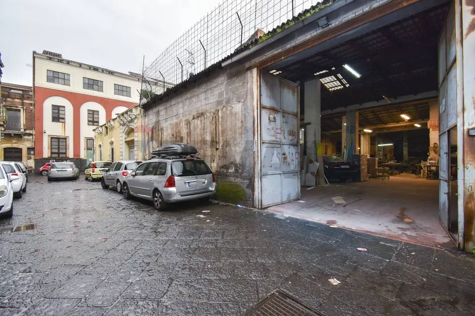 Locale Commerciale in Vendita a Catania