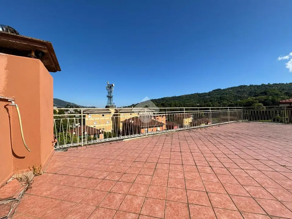 Quadrilocale in vendita a Rapallo
