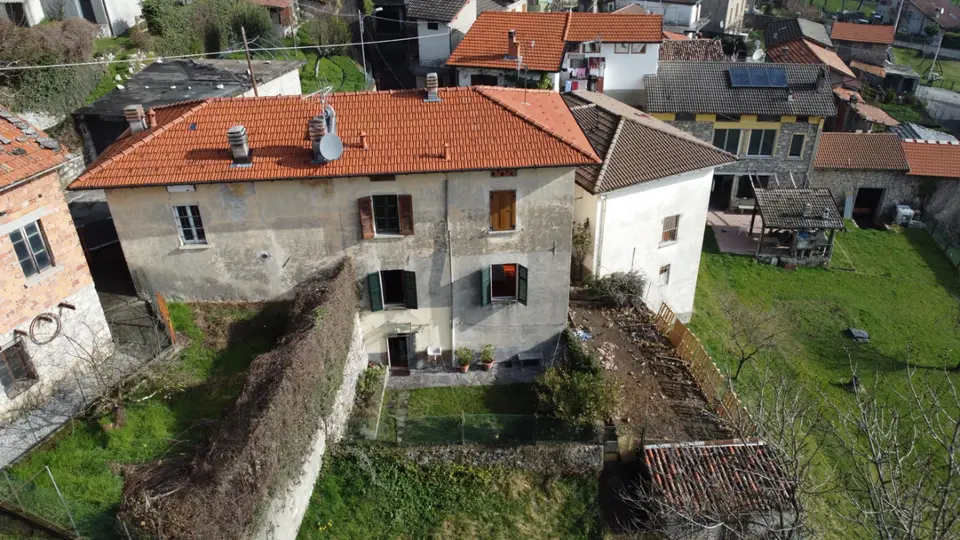 Casa Indipendente in Via Verdi  8, Alta Valle Intelvi (CO)