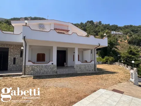 Villa in C.da Pileci snc, Gioiosa Marea (ME)