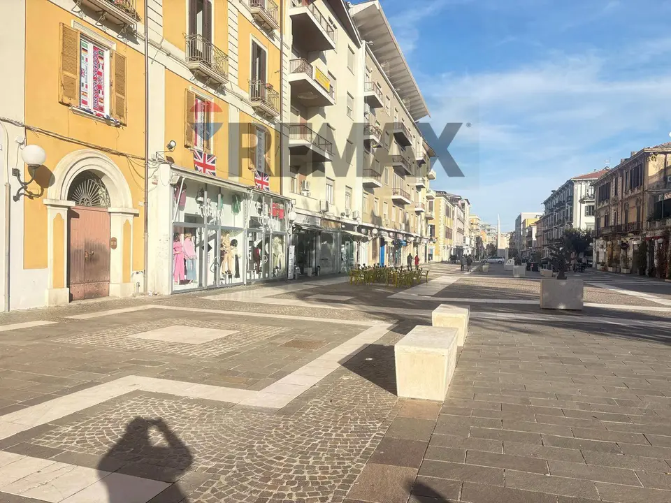 Locale Commerciale in Vendita a Cosenza