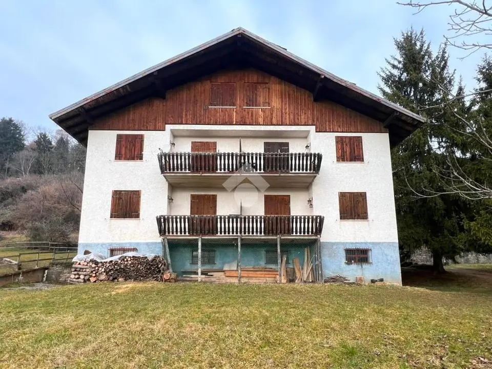 Casa indipendente in vendita a Castione Della Presolana