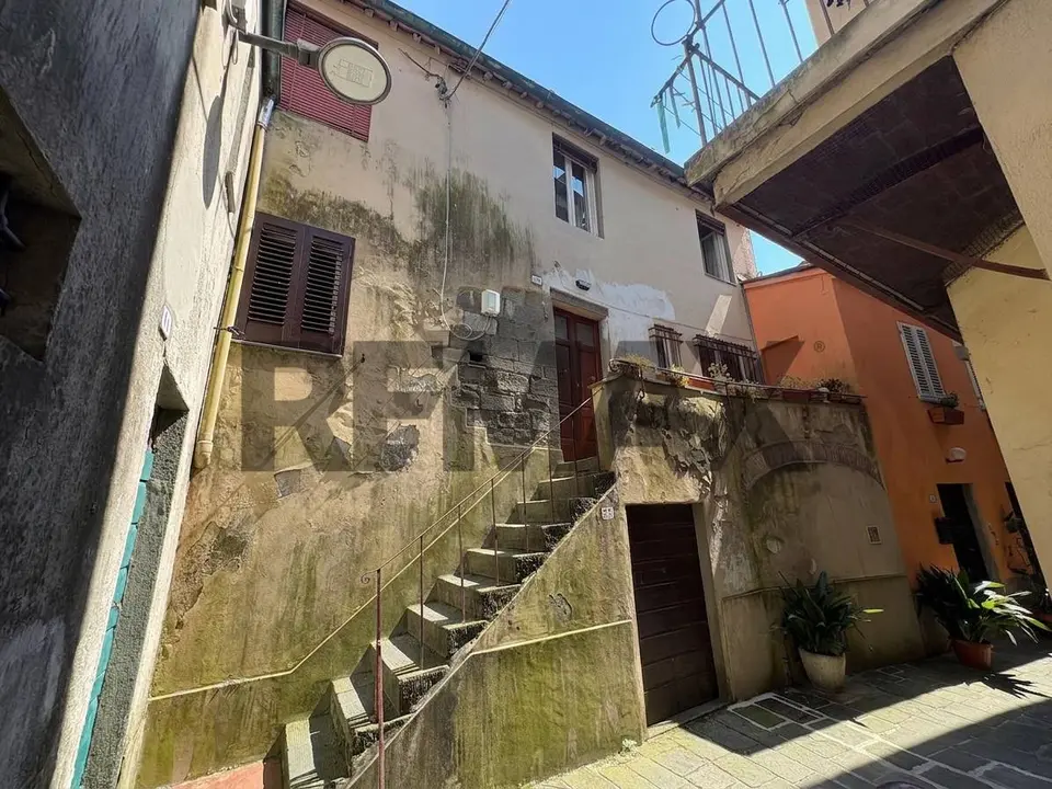 Appartamento in Vendita a Borgo a Mozzano