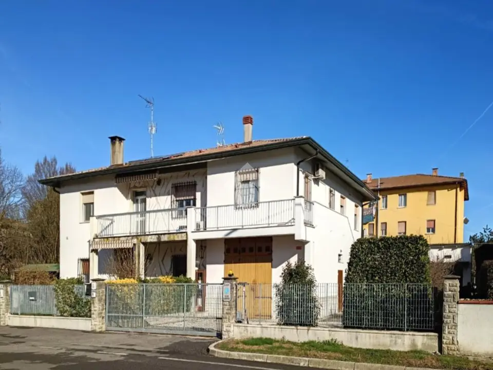 Porzione di bifamiliare in vendita a Molinella