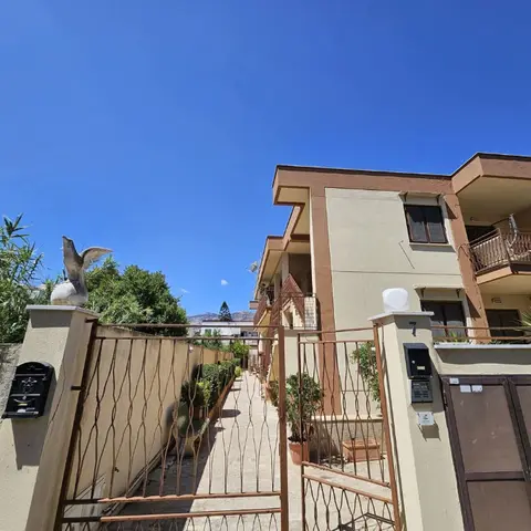 Villa in Viale Cloe 7, Palermo (PA)