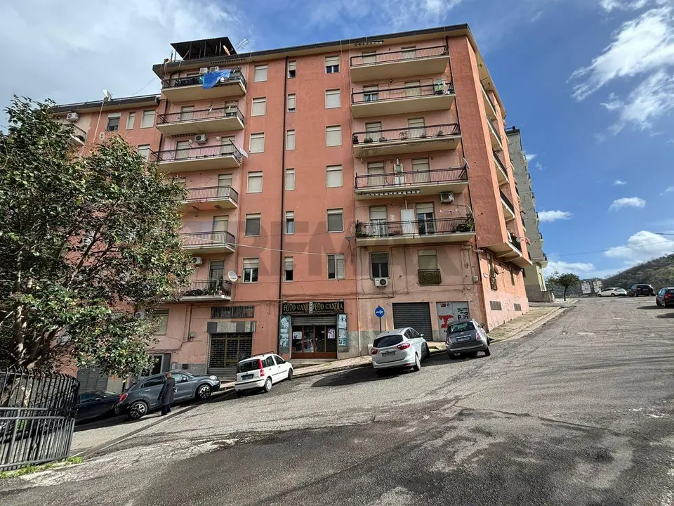 Locale Commerciale in Vendita a Corigliano-Rossano