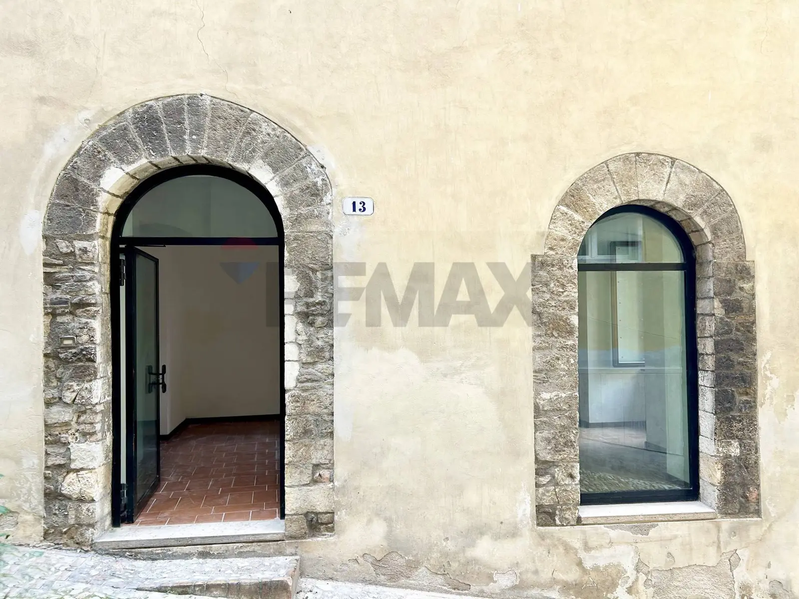 Locale Commerciale in Vendita a Spoleto