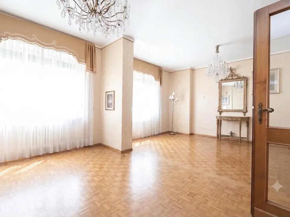 5 locali in vendita a Torino