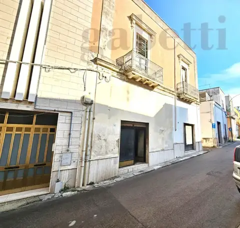 Appartamento in Vico Antonio Quarta, Copertino (LE)