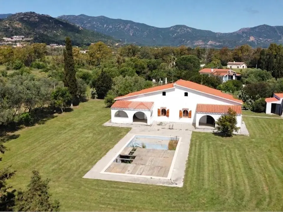 Villa singola in vendita a Pula