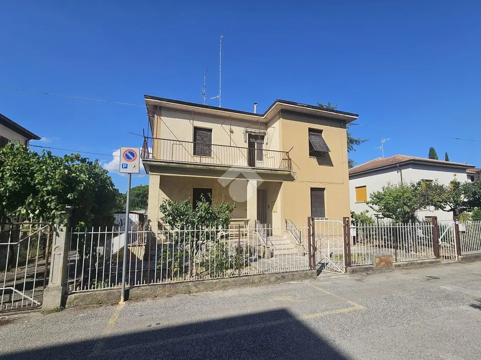 Bifamiliare in vendita a Foligno