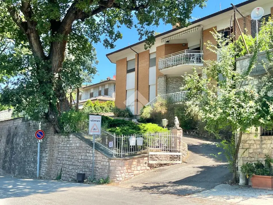 Quadrilocale in vendita a Assisi