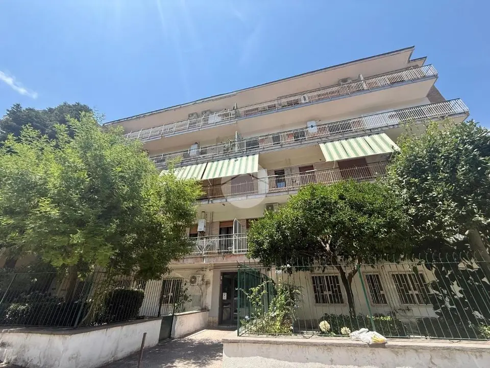 Quadrilocale in affitto a Napoli