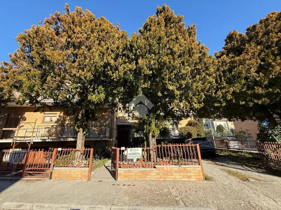 5 locali in vendita a Gubbio