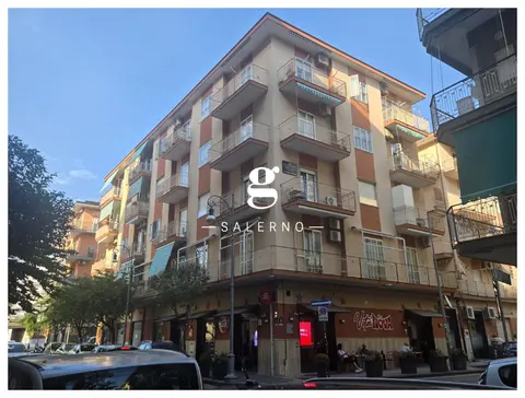 Negozio in Via Santa Margherita, Salerno (SA)