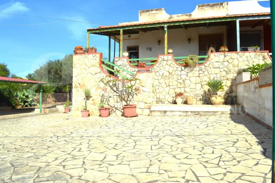 Casa Indipendente in Via Patriarca San Giuseppe  123, Santa Croce Camerina (RG)