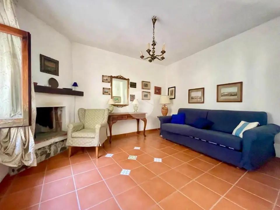 5 locali in vendita a Scario
