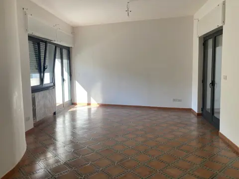 Appartamento in via Umberto Maddalena 52, Brindisi (BR)