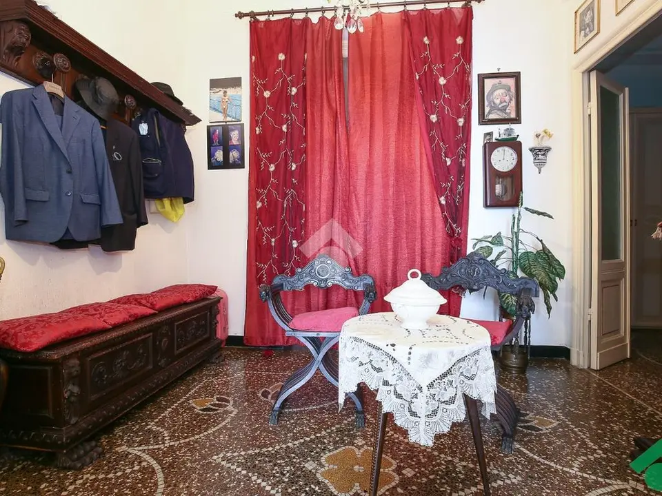 5 locali in vendita a Genova