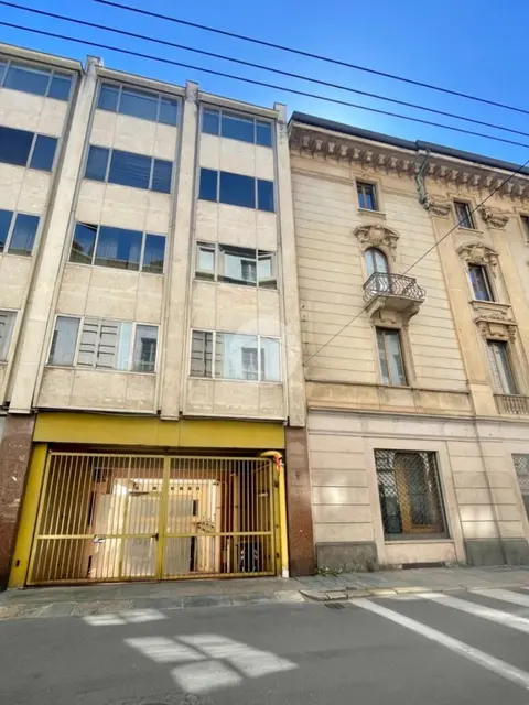 Box / posti auto in vendita a Torino