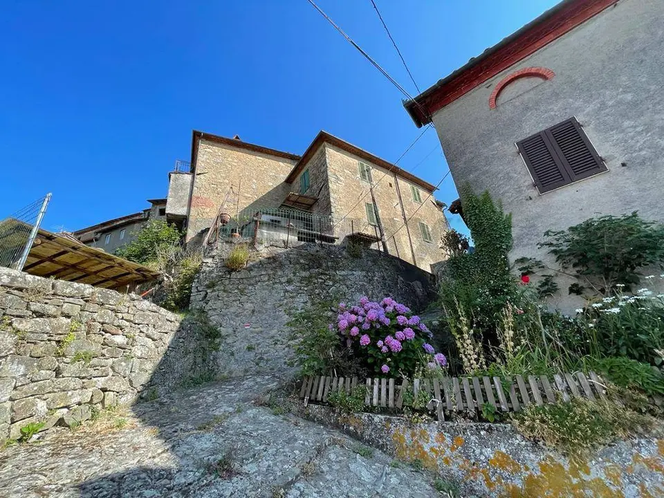 Casa Semindipendente in Vendita a Bagni di Lucca