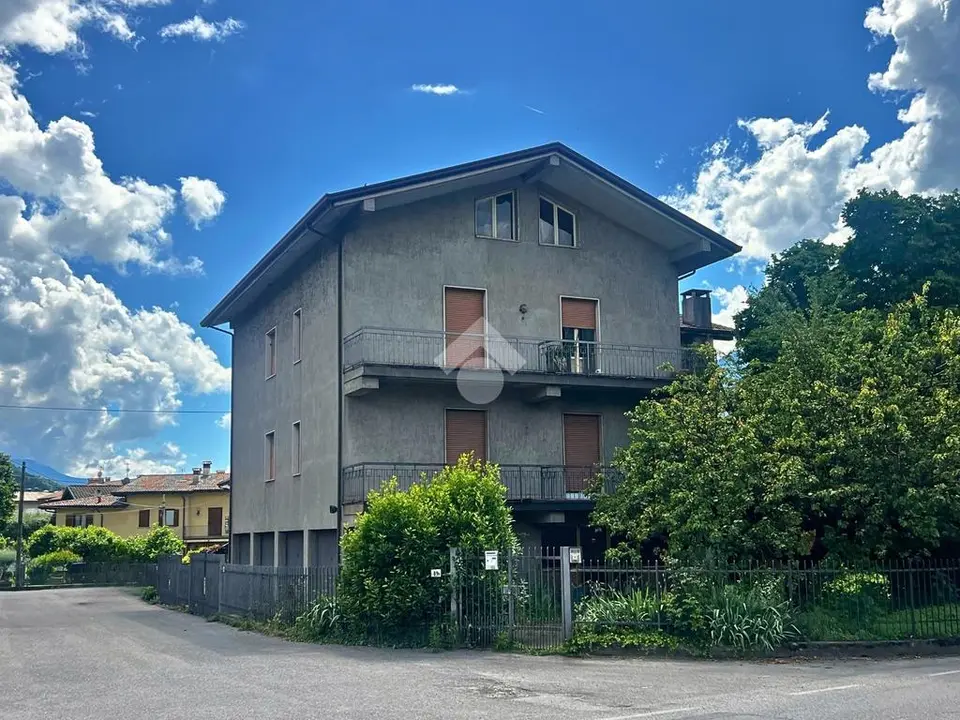 Trilocale in vendita a Esine