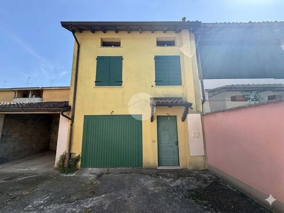Casa di corte in vendita a Borgo San Giacomo