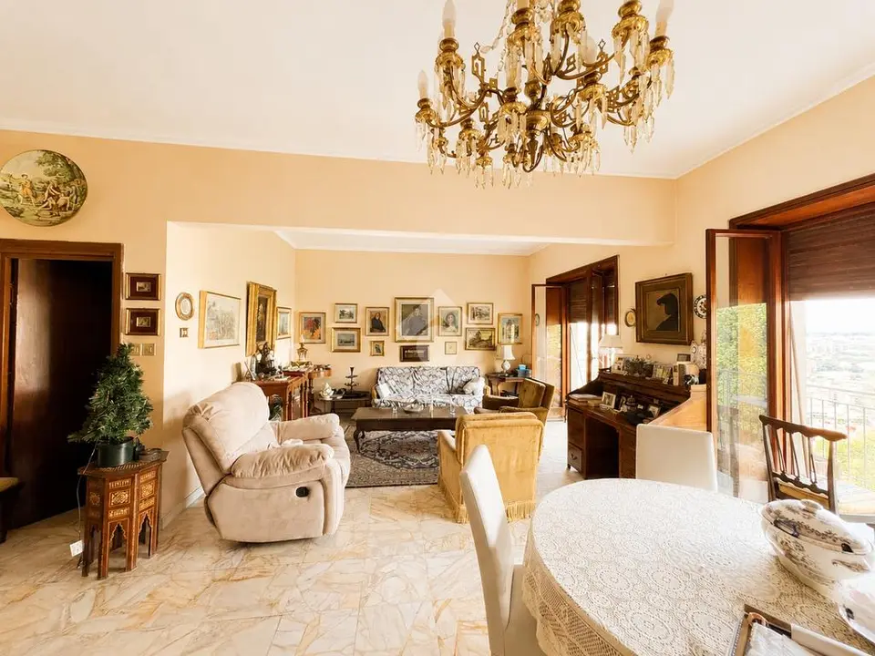 5 locali in vendita a Napoli