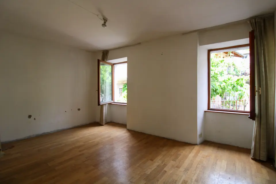 Casa Indipendente in Via Serpentina  16, Blessagno (CO)