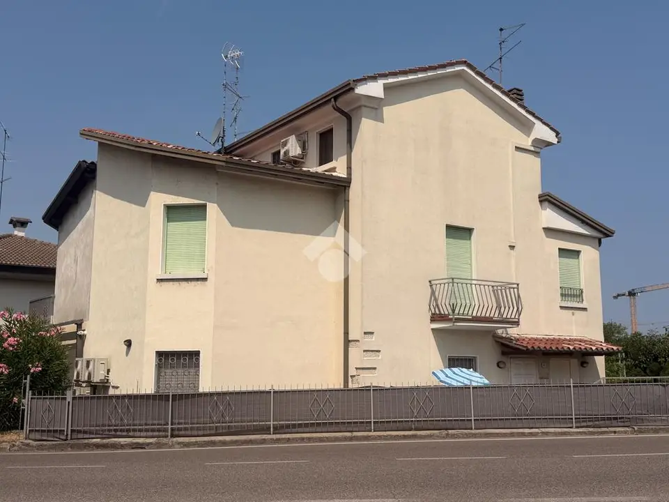 Trilocale in vendita a Peschiera Del Garda