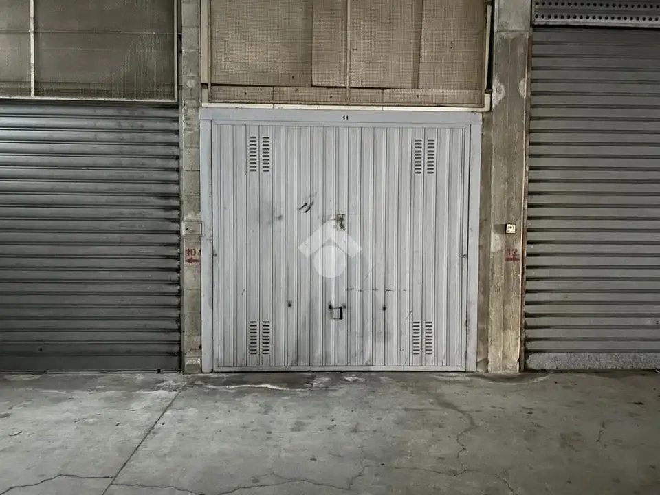 Box / posti auto in vendita a Genova