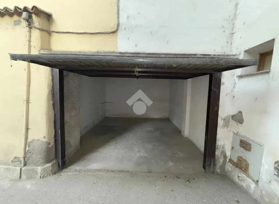 Box / posti auto in vendita a Trento