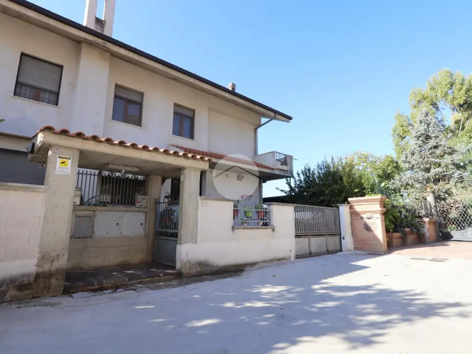 Porzione di quadrifamiliare in vendita a Pescara