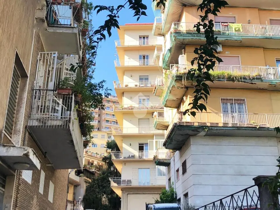 5 locali in vendita a Napoli