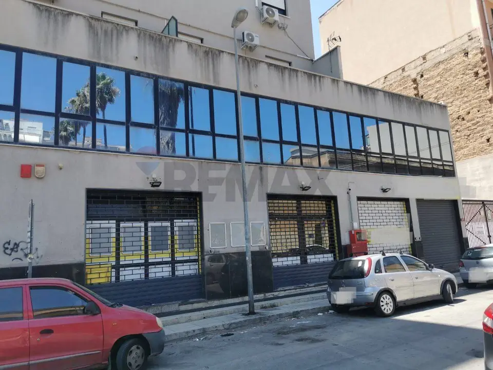 Locale Commerciale in Affitto a Palermo