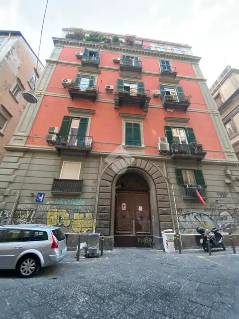 5 locali in vendita a Napoli